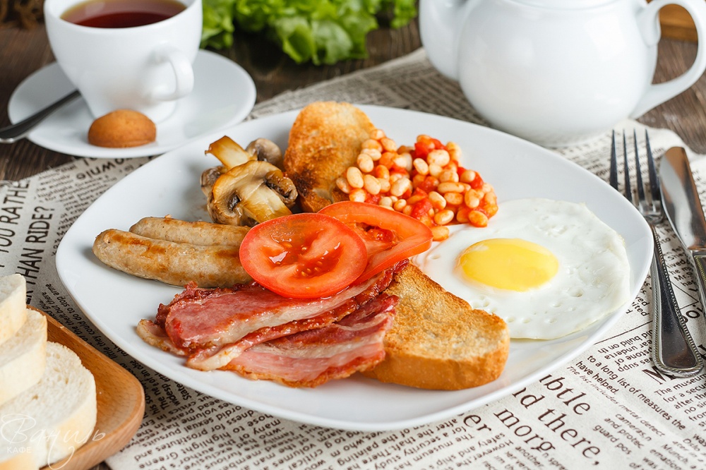 Позавтракать в екатеринбурге. Английский завтрак. Британский завтрак. Сытный завтрак. Завтрак в Англии.